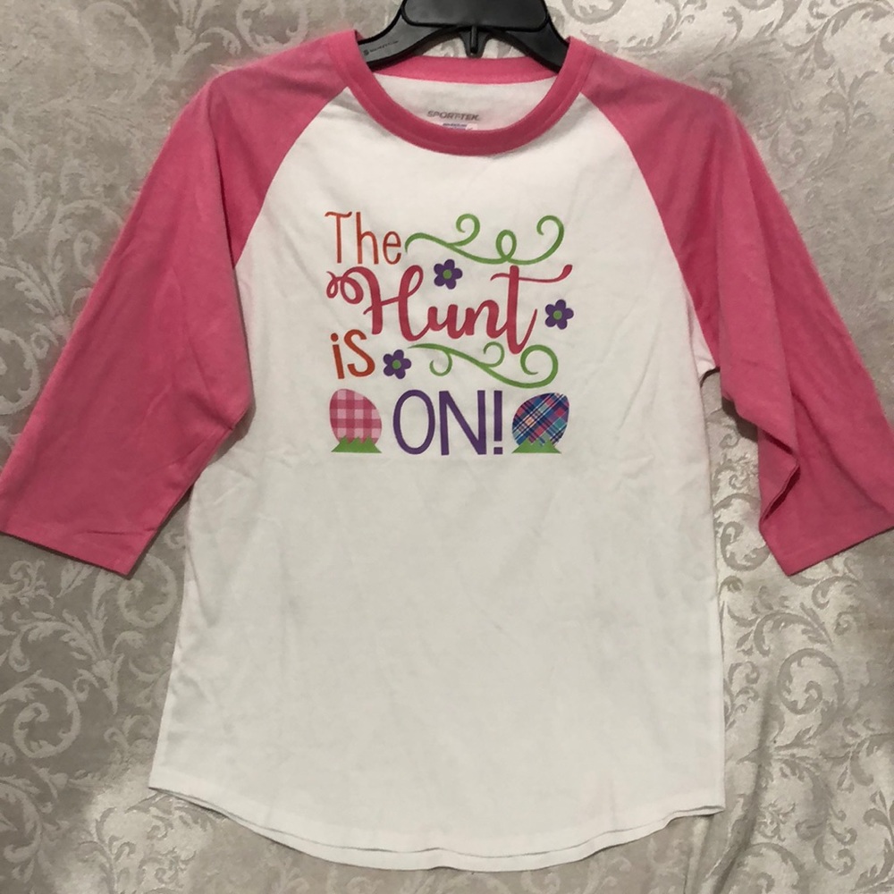 NWT “The Hunt Is On” Easter Youth L Jersey New With Tag.
